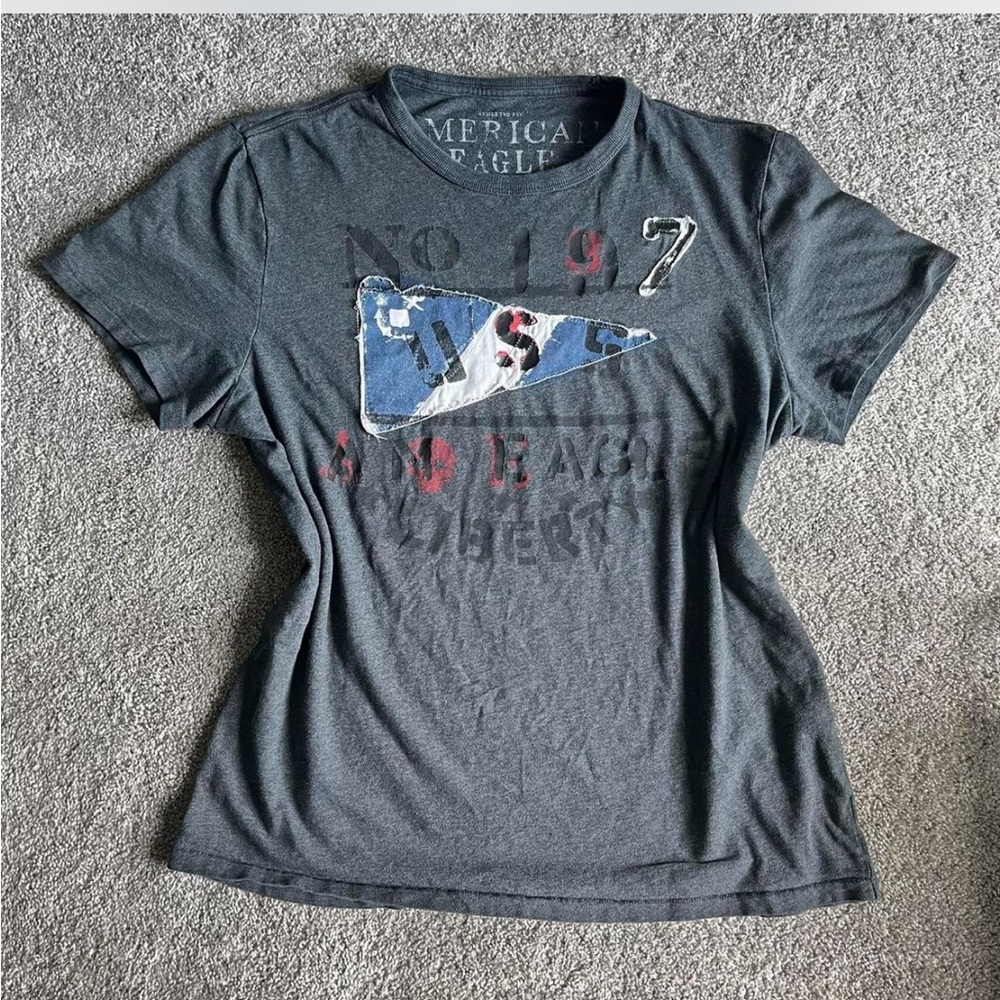 American eagle vintage looking T shirt men’s size larger